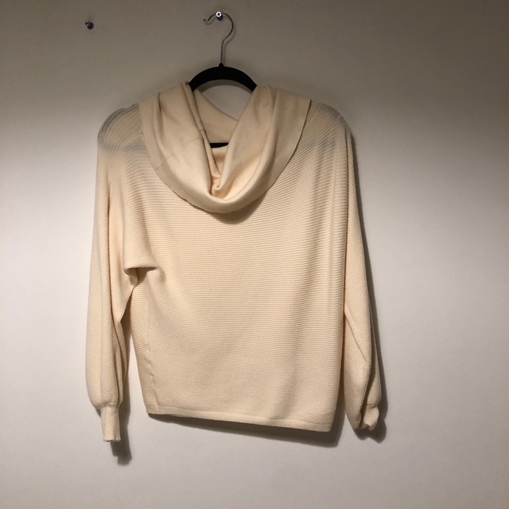 Zara cream sweater*never worn*